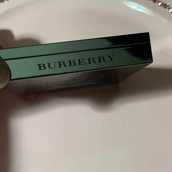 Burberry Blush new no box in light glow - Picture 1 of 6